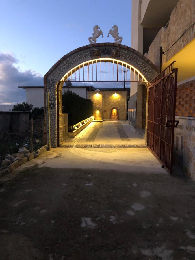The Sunset Villa Leven Vlorë Buitenkant foto