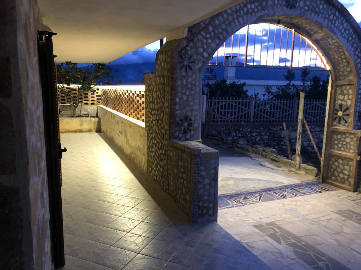 The Sunset Villa Leven Vlorë Buitenkant foto